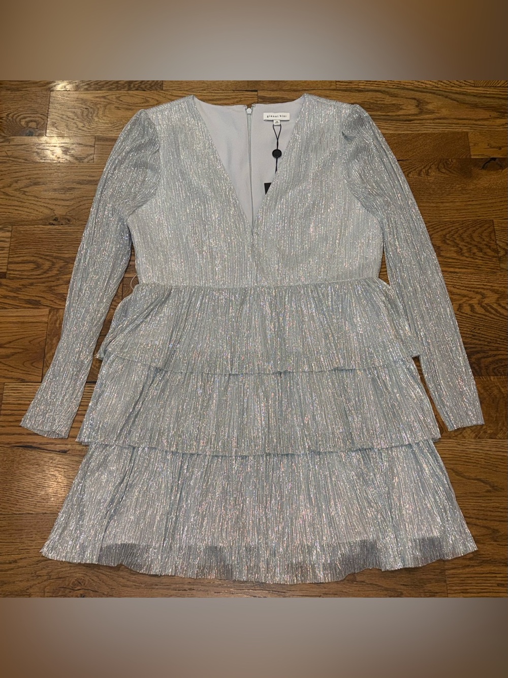 NWT. Gianni Bini. Audriana Ombre Plunging V-Neck Dress. Silver. Size 10.